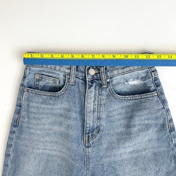 We Wore What Women's High Rise Boyfriend Jeans Taper Leg Light Wash size 25 - Picture 3 of 10